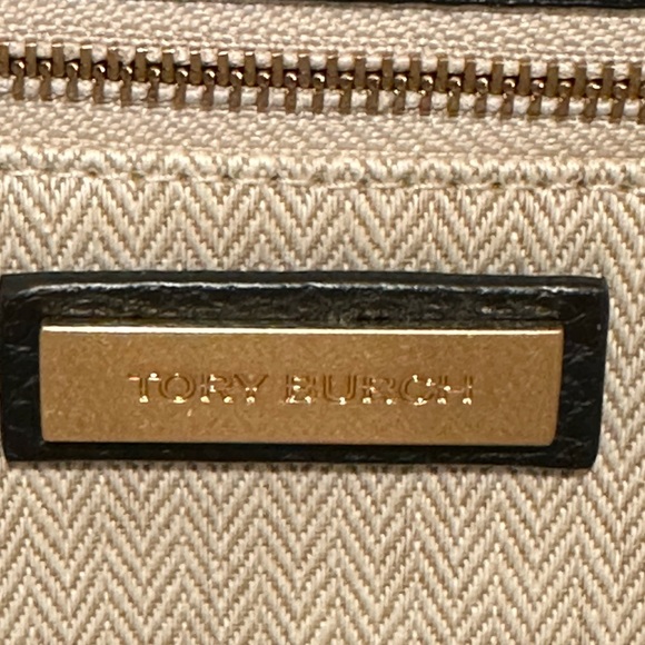 Authentic Tory Burch Britten Crossbody Shoulder Bag✨ - Picture 11 of 17